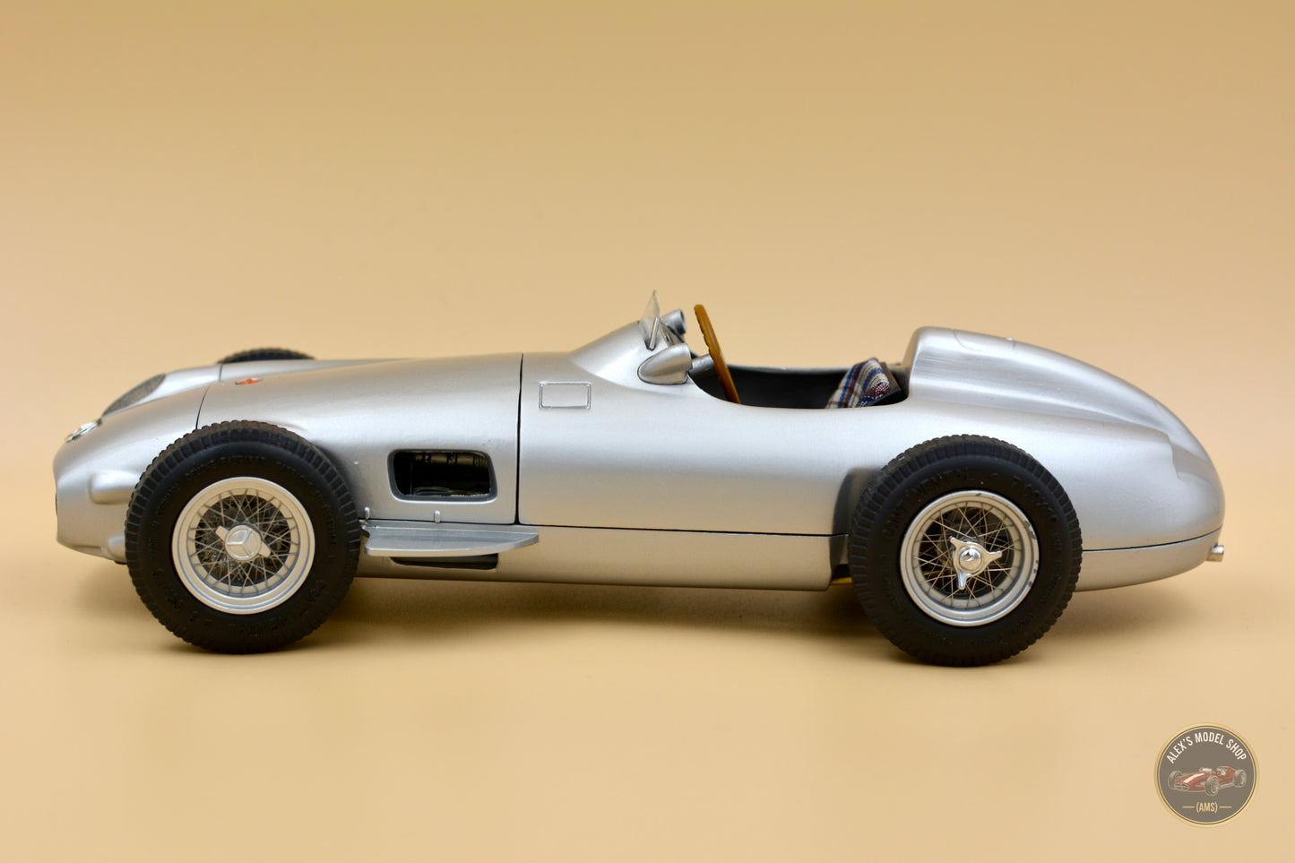 CMC M-006 — Mercedes-Benz W196 Monoposto 1954, left side profile, 1:18 scale diecast model