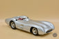 CMC M-044 Mercedes-Benz W196 Stromlinienwagen 1955, Dreiviertelansicht vorne links, Modellauto im Massstab 1:18