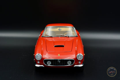 CMC Ferrari 250 GT SWB Modellauto 1:18 in fast neuwertigem Zustand