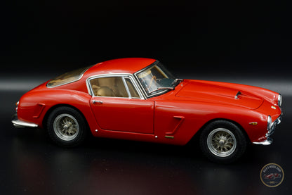 Ferrari 250 GT SWB Passo Corto 1:18 von CMC Classic Model Cars