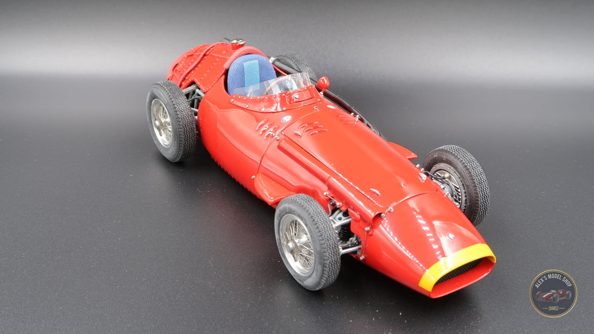 CMC M-051 Maserati 250F 1957, Dreiviertelansicht von vorne oben, Modellauto im Massstab 1:18