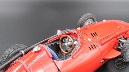 CMC M-051 Maserati 250F 1957, Cockpit mit Holzlenkrad, Modellauto im Massstab 1:18