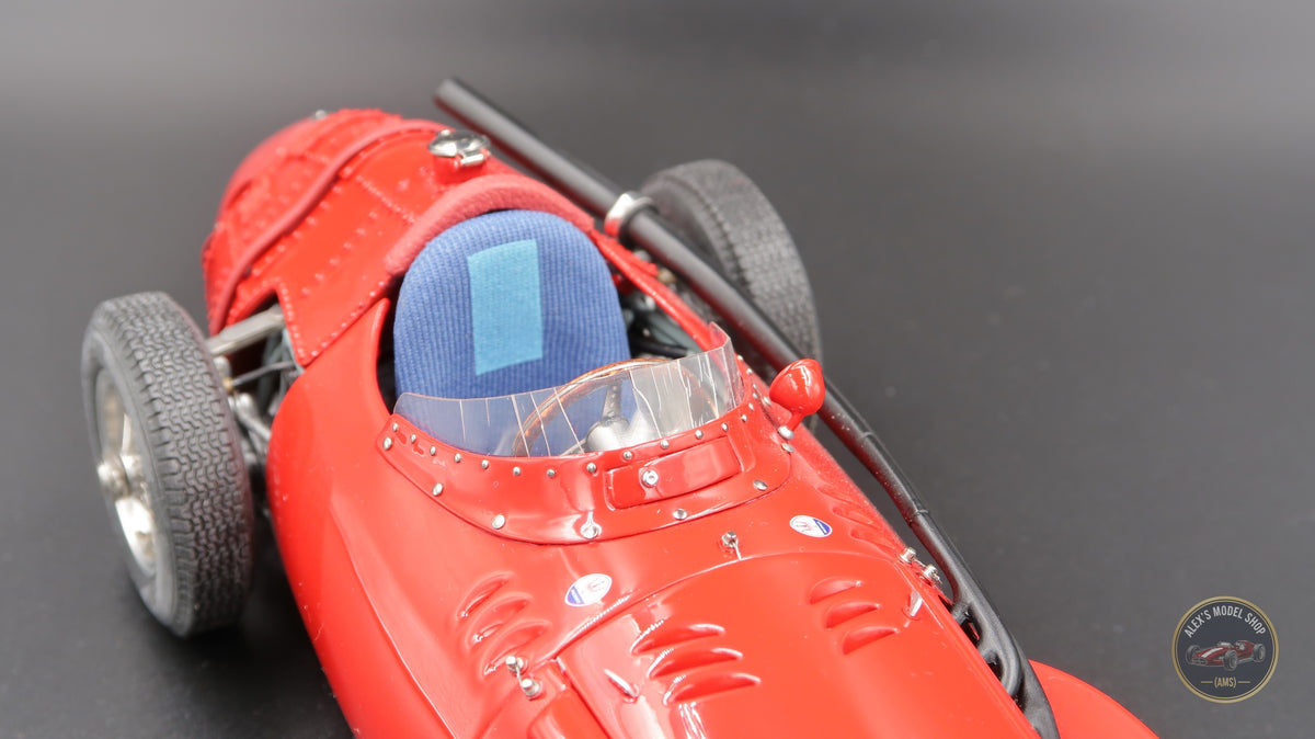 CMC M-051 Maserati 250F 1957, Nahaufnahme der Windschutzscheibe mit den Haarrissen, Modellauto im Massstab 1:18