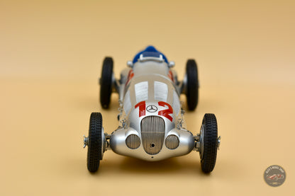 CMC 1:18 Mercedes-Benz W125 #12, Rudolf Caracciola (1937) — front view, cockpit and nose detail