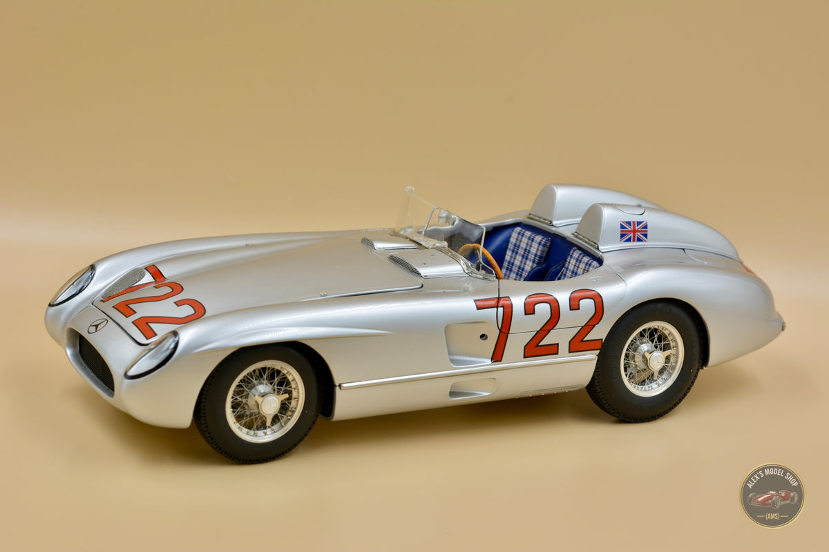 CMC M-066 Mercedes-Benz 300 SLR 1955, Stirling Moss #722, Sieger Mille Miglia, Dreiviertelansicht vorne rechts, Modellauto im Massstab 1:18