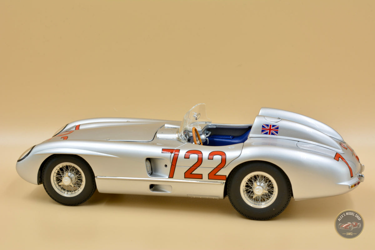 CMC M-066 Mercedes-Benz 300 SLR 1955, Stirling Moss #722, Sieger Mille Miglia, Seitenprofil rechts, weitere Perspektive, Modellauto im Massstab 1:18