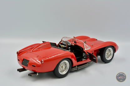 CMC 1:18 Ferrari 250 Testa Rossa, von Hand aus 1638 Teilen gefertigt